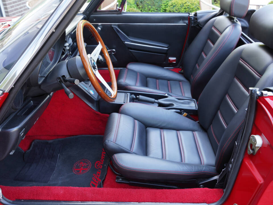 Image 3/50 of Alfa Romeo 2.0 Spider (1990)