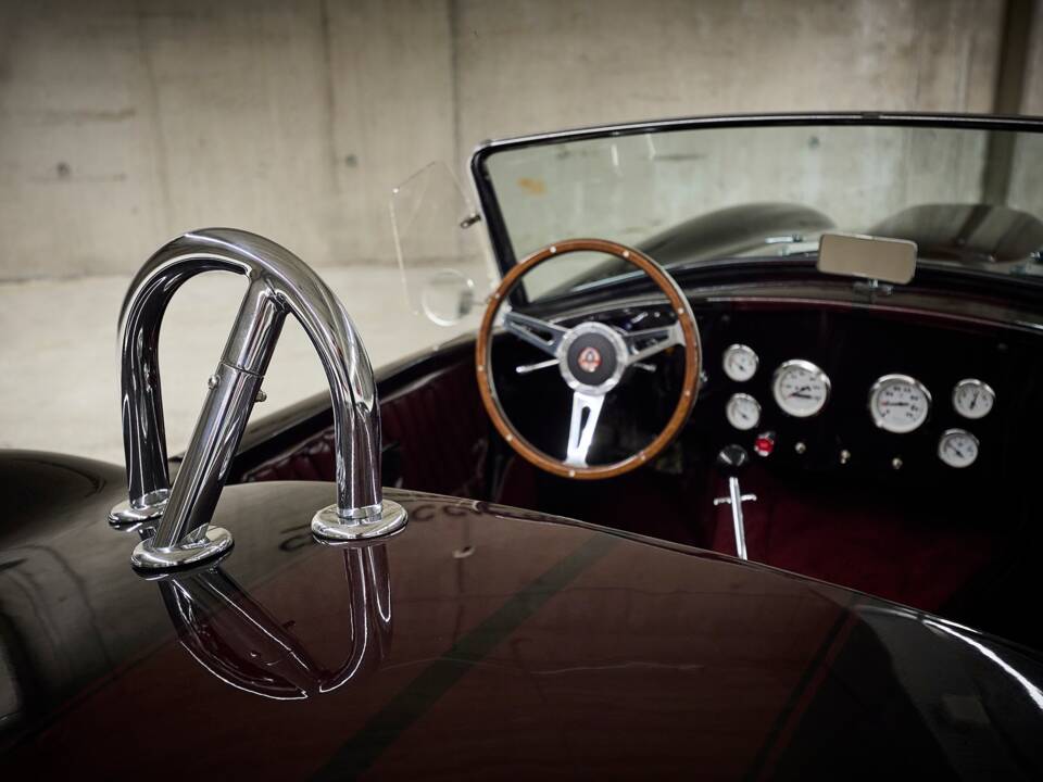Image 31/73 of AC Cobra Replica (2005)
