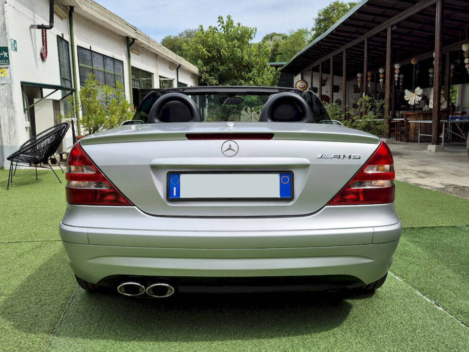 Afbeelding 12/63 van Mercedes-Benz SLK 32 AMG (2001)
