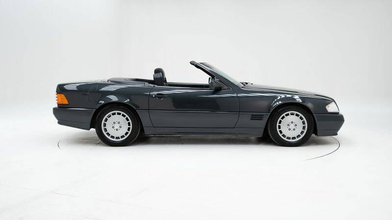 Image 6/15 of Mercedes-Benz 500 SL (1989)
