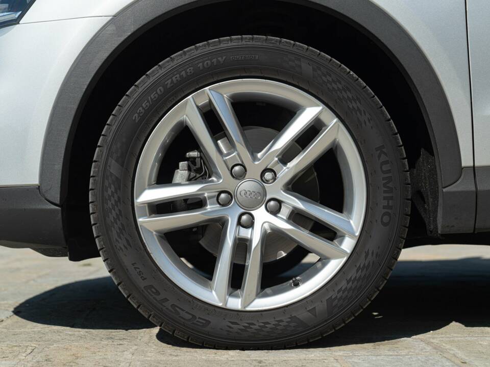Bild 14/50 von Audi Q3 2.0 TDI quattro (2012)