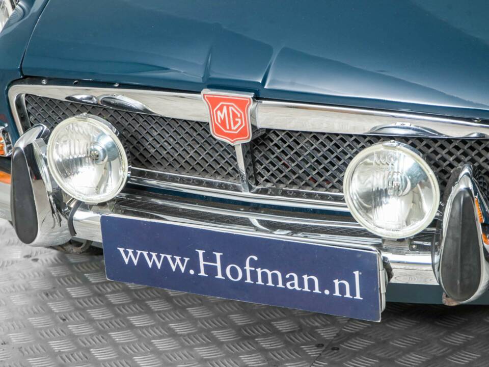 Bild 23/50 von MG MGB GT (1972)