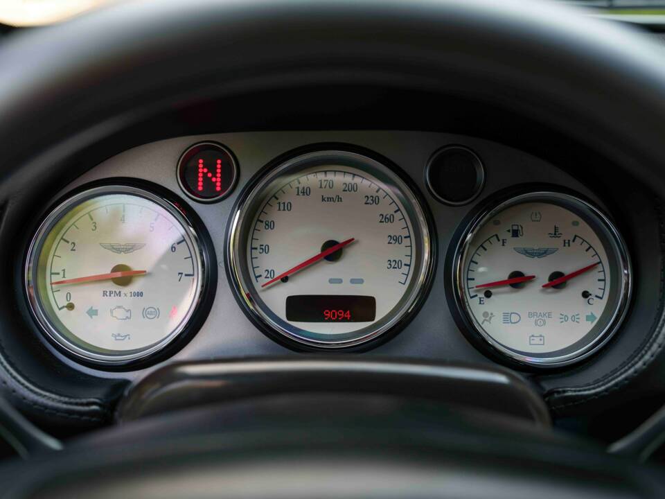 Bild 16/26 von Aston Martin V12 Vanquish (2003)