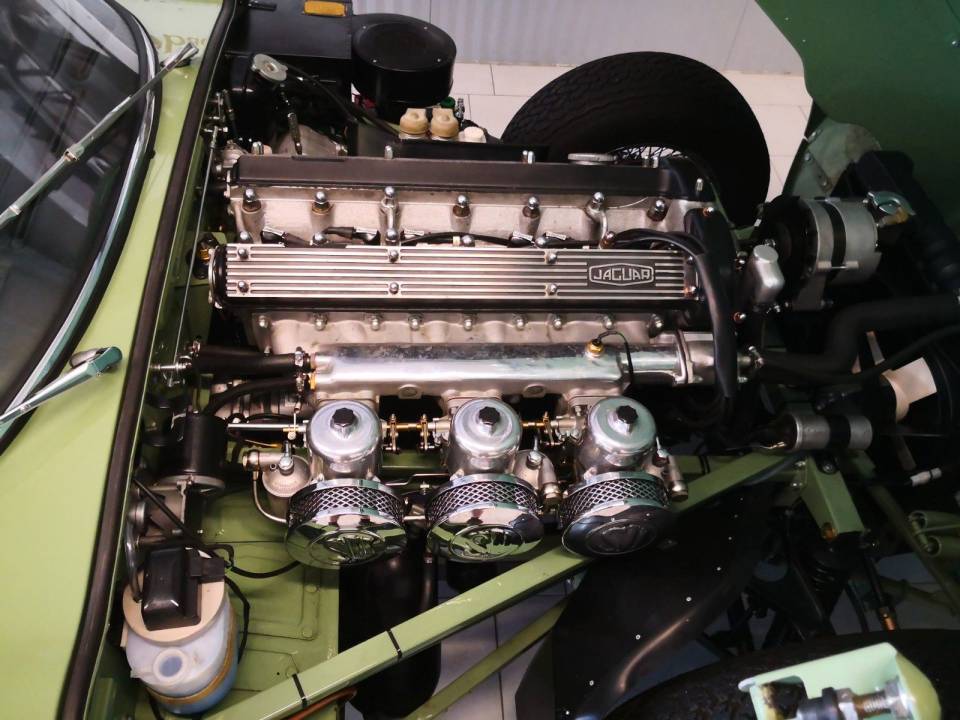 Imagen 14/15 de Jaguar E-Type (2+2) (1968)