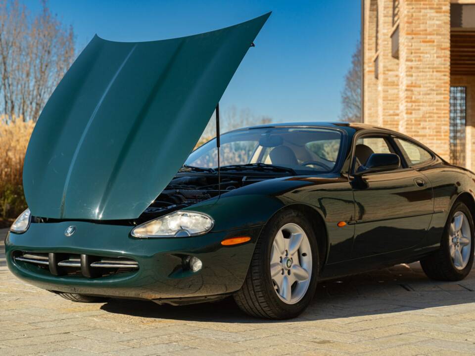Image 50/50 of Jaguar XK8 4.0 (1998)