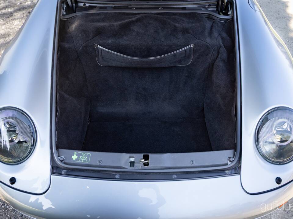 Immagine 37/73 di Porsche 911 Carrera (1995)