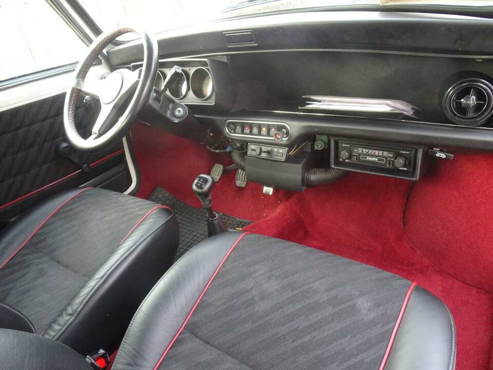 Immagine 41/43 di Mini Cooper 1,3i (1995)
