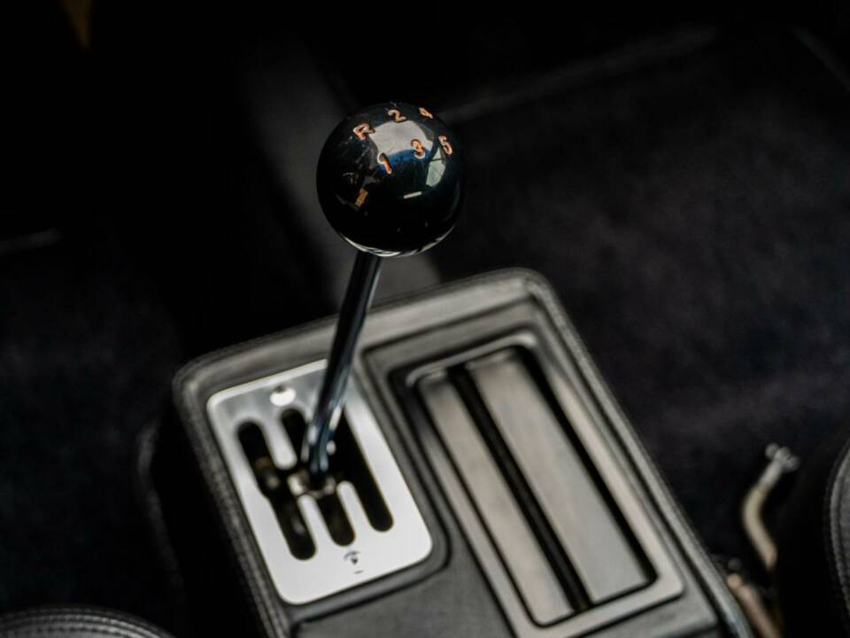 Image 22/26 of Ferrari 208 GTB Turbo (1988)