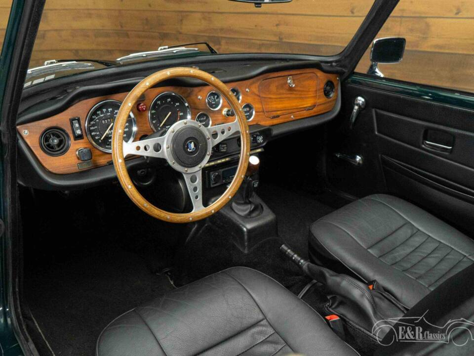 Immagine 2/19 di Triumph TR 6 (1976)