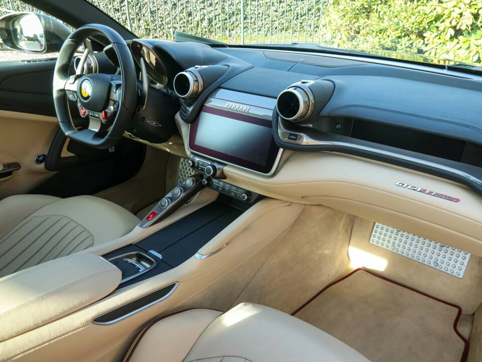 Imagen 34/50 de Ferrari GTC4Lusso (2018)