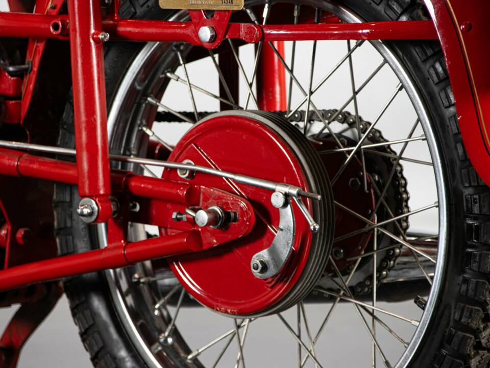 Imagen 25/50 de Moto Guzzi DUMMY (1952)