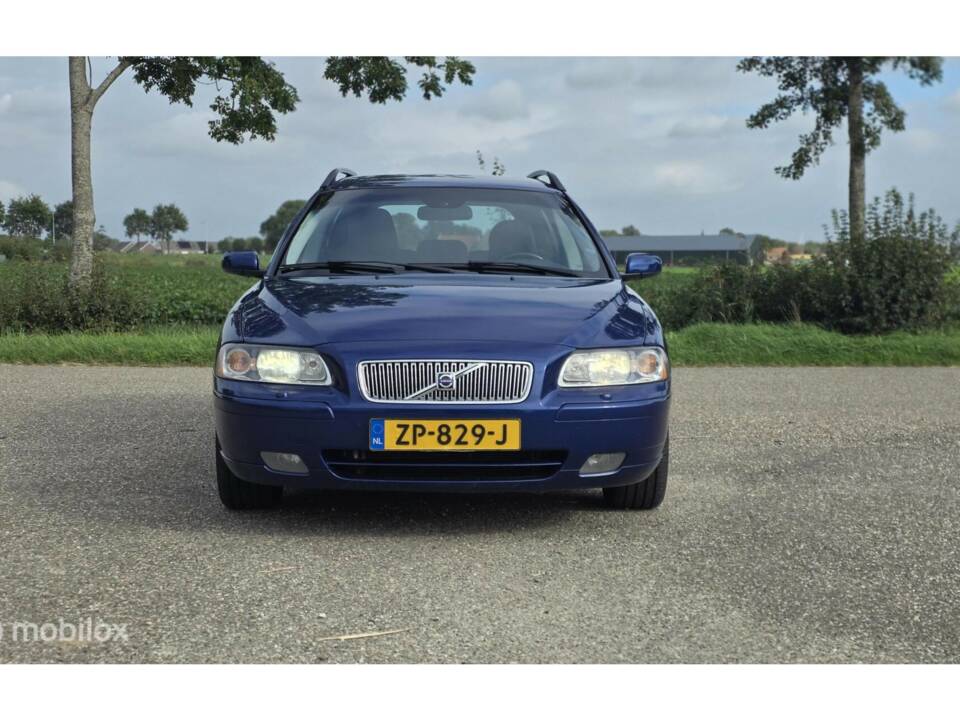 Bild 6/42 von Volvo V 70 2.5T (2005)