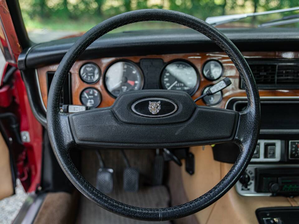 Image 47/50 of Jaguar XJ 6 4.2 (1981)