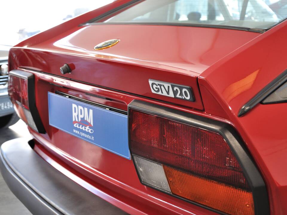 Image 17/28 of Alfa Romeo GTV 2.0 (1984)
