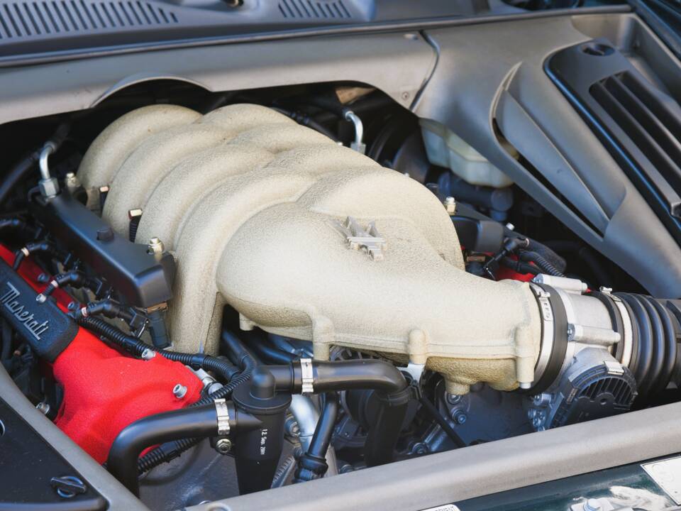 Imagen 12/17 de Maserati Spyder 4200 (2002)