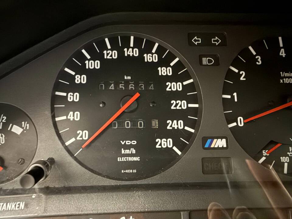 Image 11/20 of BMW M3 (1991)