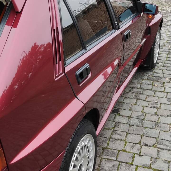 Image 6/17 of Lancia Delta HF Integrale Evoluzione I (1991)