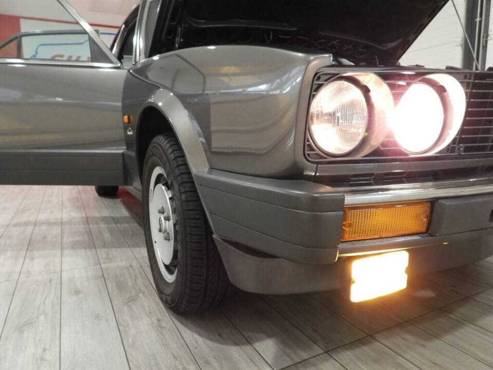 Bild 7/10 von Alfa Romeo Alfetta 2.0 (1985)
