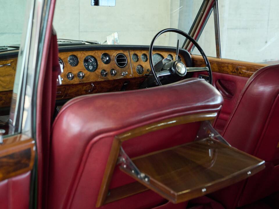 Bild 39/50 von Bentley T 1 (1969)