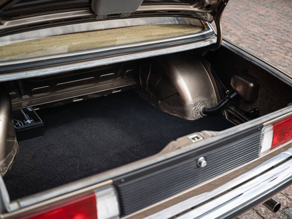 Image 19/76 of BMW 323i (1982)