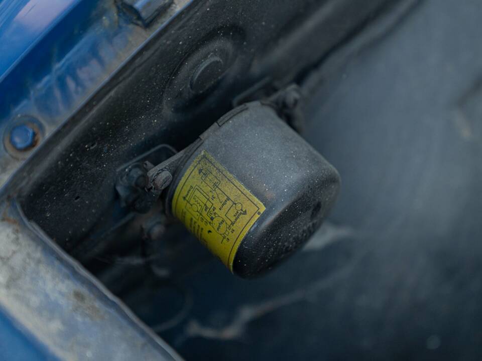 Bild 33/42 von Renault Ondine (1962)