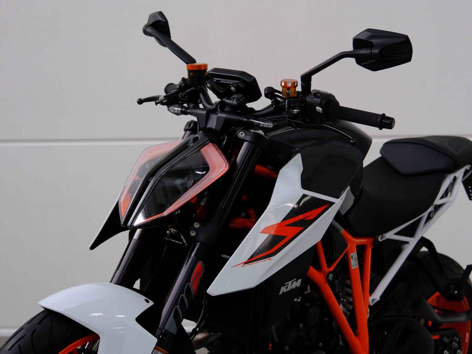 Image 33/83 of KTM 1290 Super Duke R (2018)