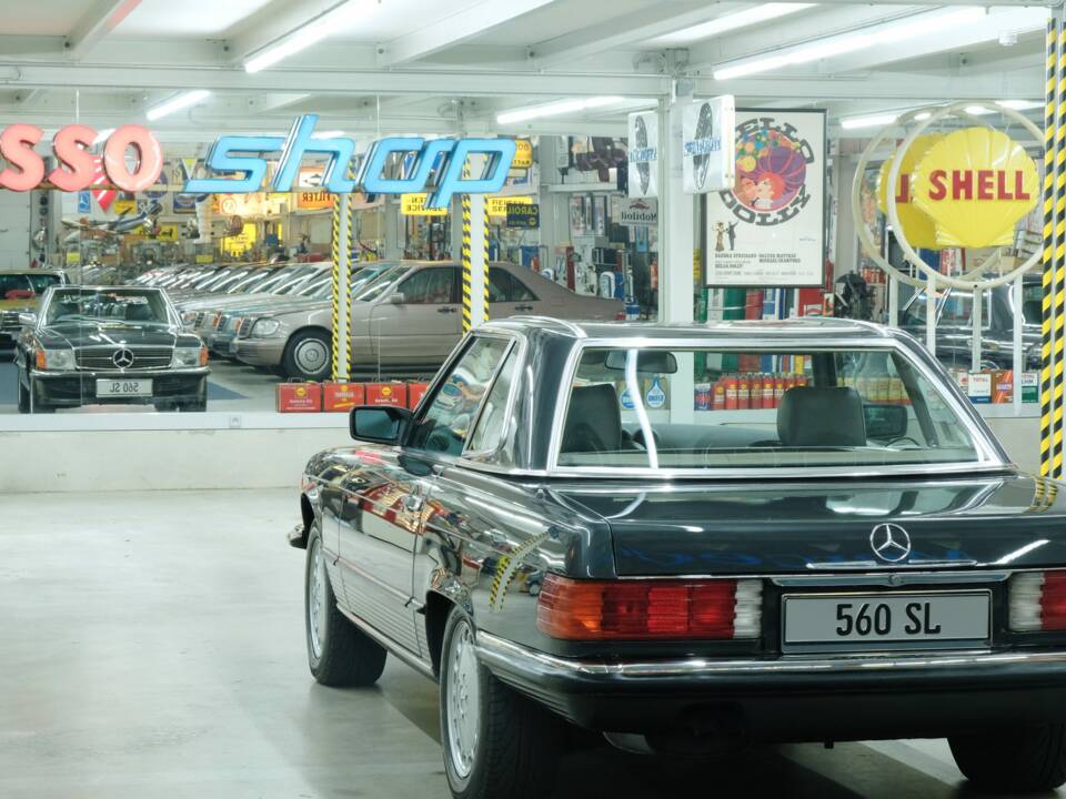Image 10/50 de Mercedes-Benz 560 SL (1988)