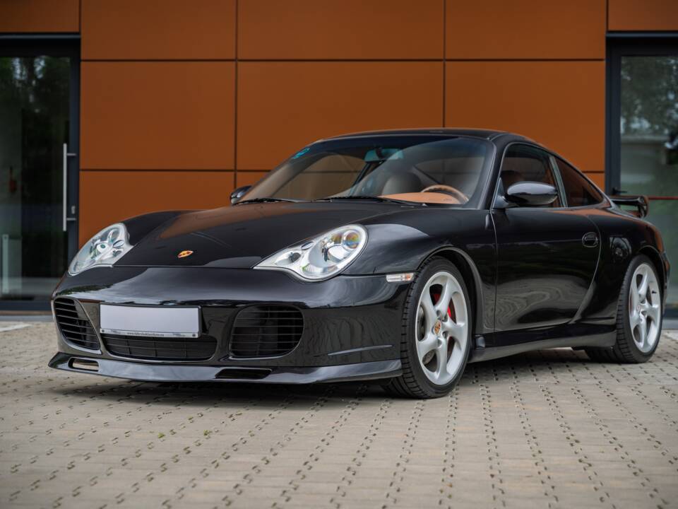 Image 3/63 of Porsche 911 Carrera 4S (2004)