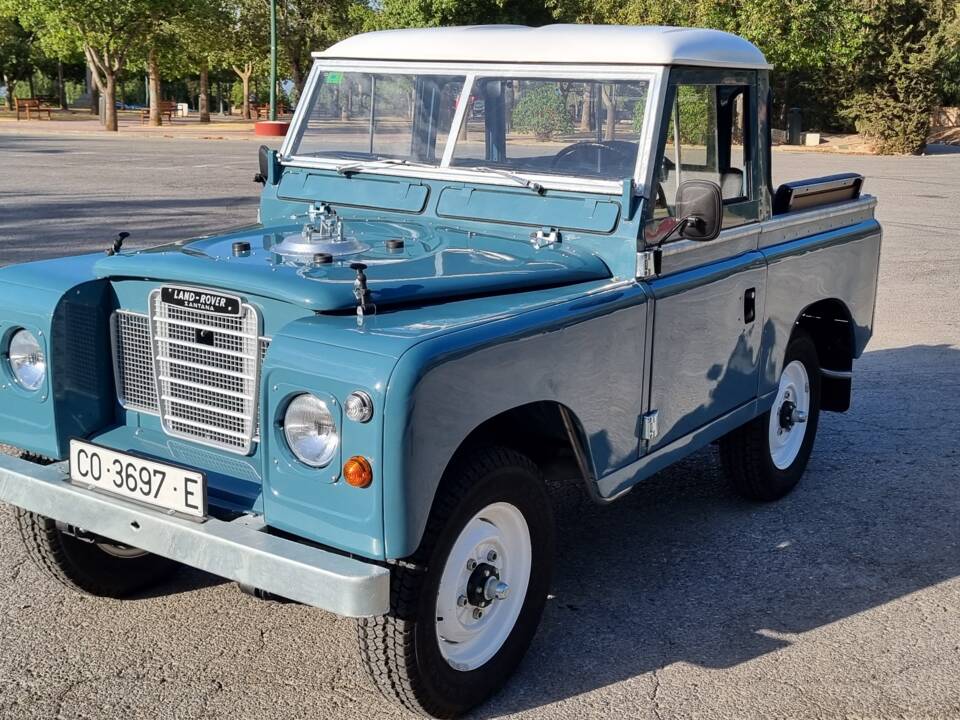 Bild 6/35 von Land Rover 88 (1976)