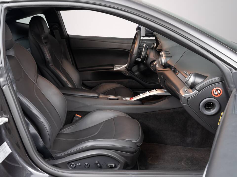 Imagen 22/40 de Ferrari F12berlinetta (2014)