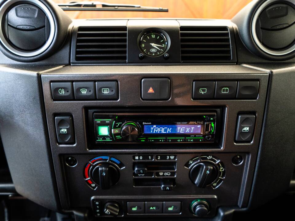 Bild 17/30 von Land Rover Defender 110 (2013)