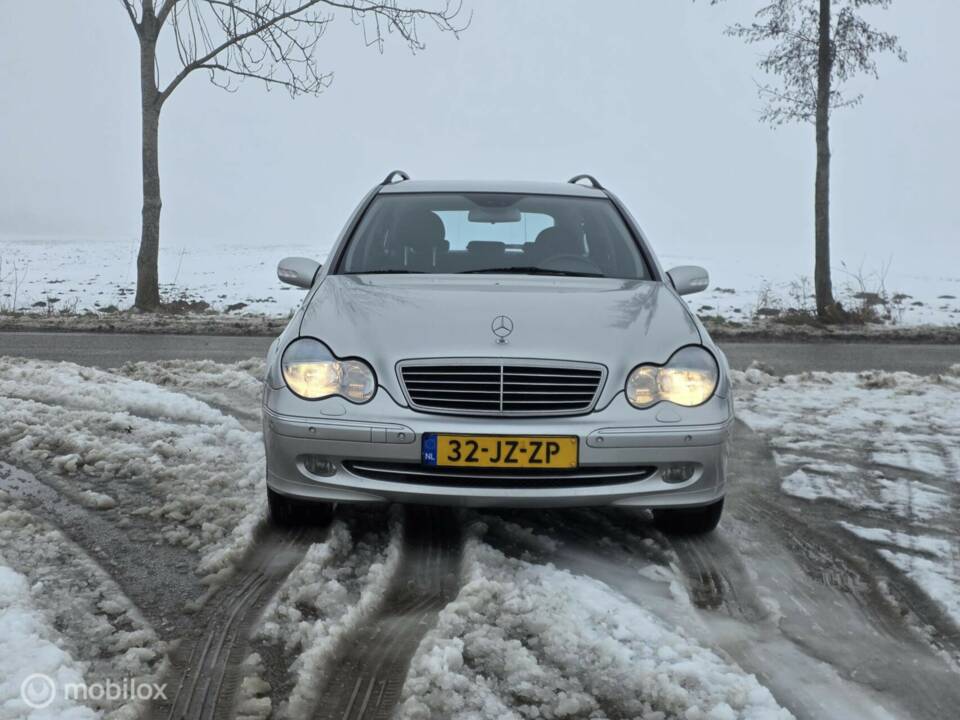 Bild 7/39 von Mercedes-Benz C 180 Kompressor T (2002)