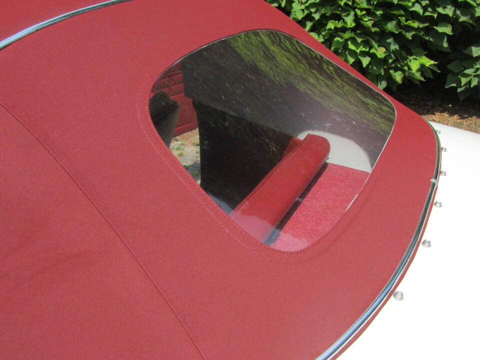 Image 33/45 of Volkswagen Karmann Ghia 1300 (1965)