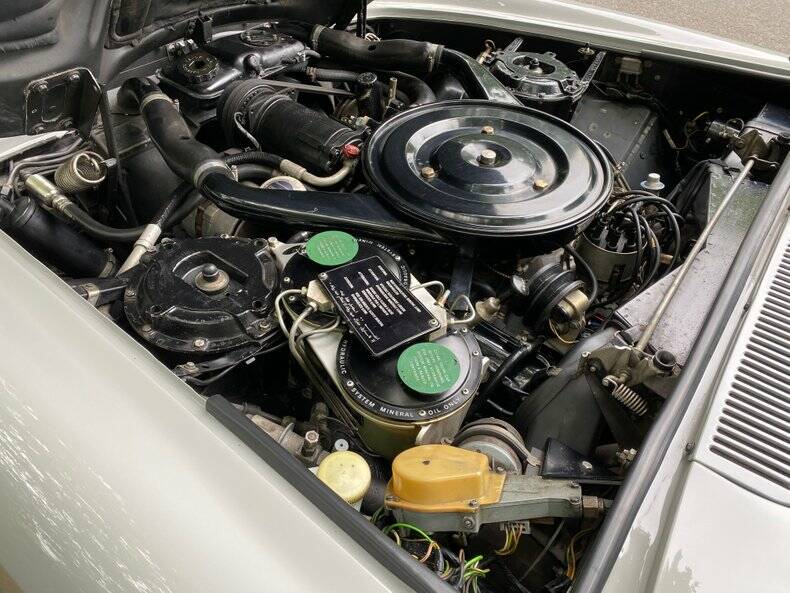 Bild 3/50 von Bentley Corniche (1980)