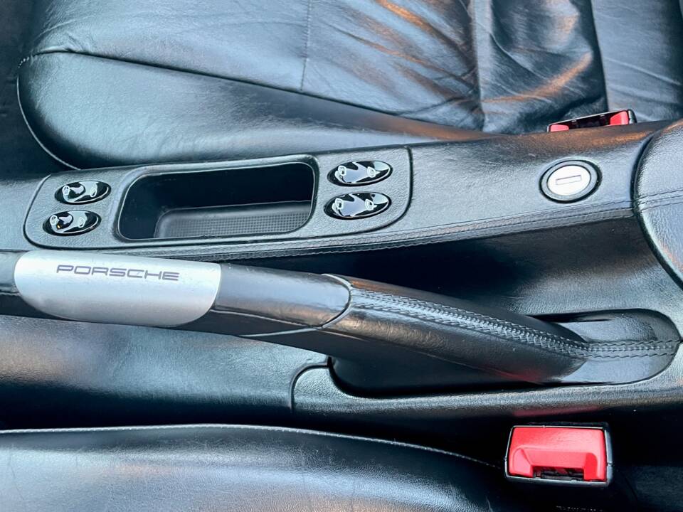 Bild 37/55 von Porsche 911 Carrera (1998)