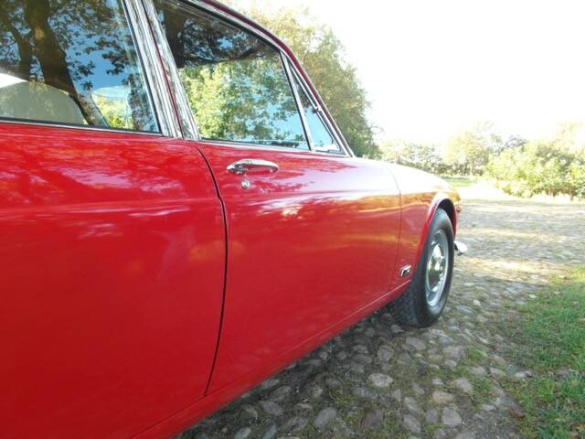 Image 37/52 of Jaguar XJ 6 2.8 (1971)