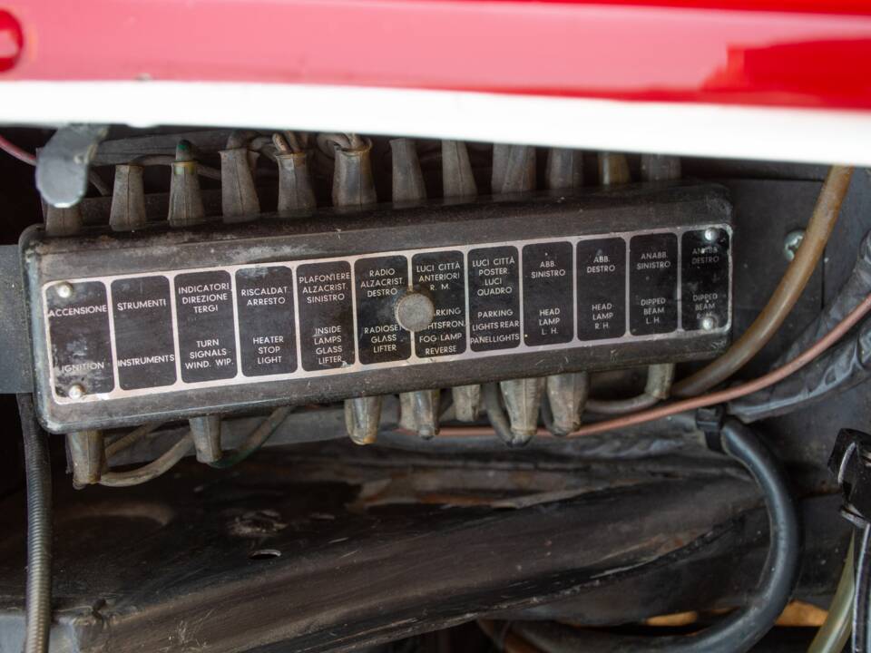 Immagine 80/94 di Alfa Romeo 2600 Spider (1964)