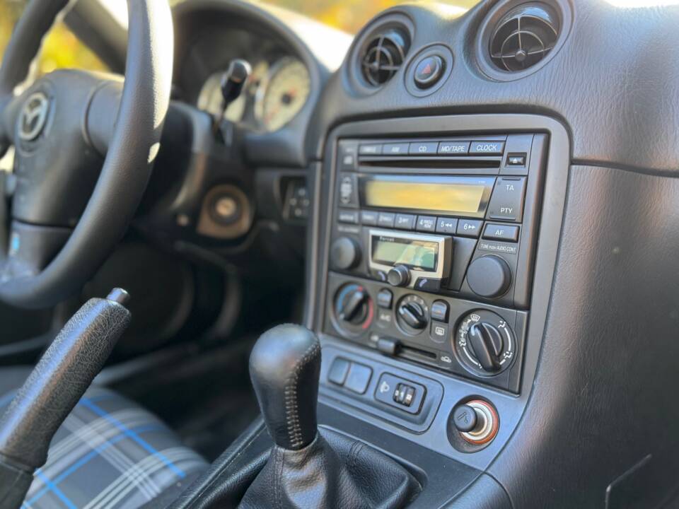 Imagen 26/43 de Mazda MX-5 1.8 (2001)