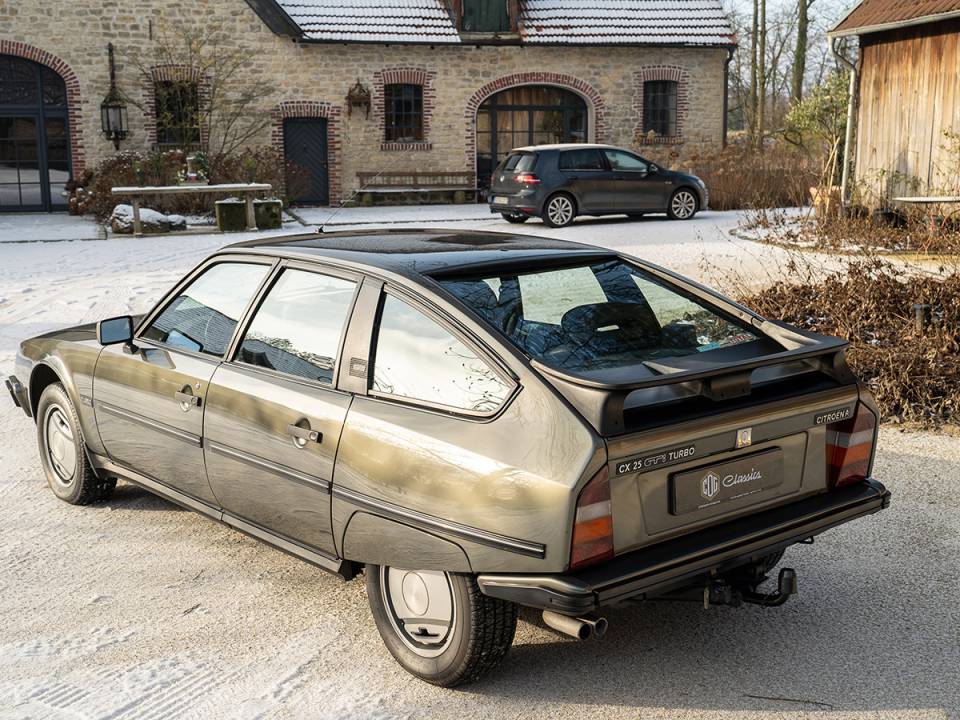Bild 4/48 von Citroën CX 25 GTI Turbo (1985)