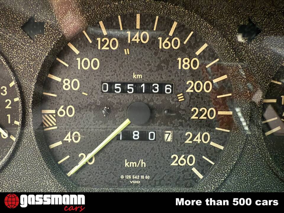 Image 13/15 of Mercedes-Benz 560 SEC (1989)