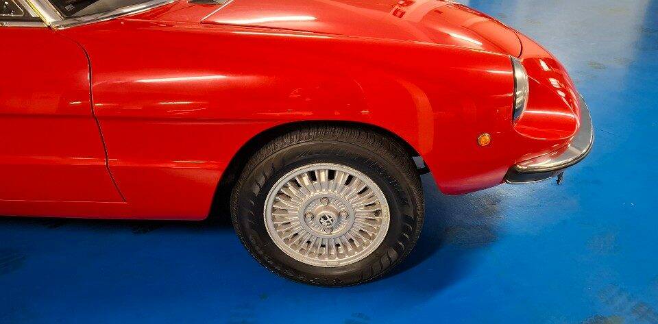 Image 21/43 of Alfa Romeo Spider Veloce 2000 (1982)