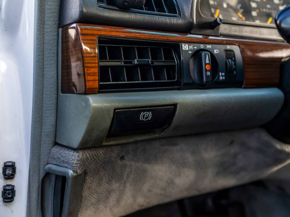 Image 88/175 of Mercedes-Benz 420 SE (1986)