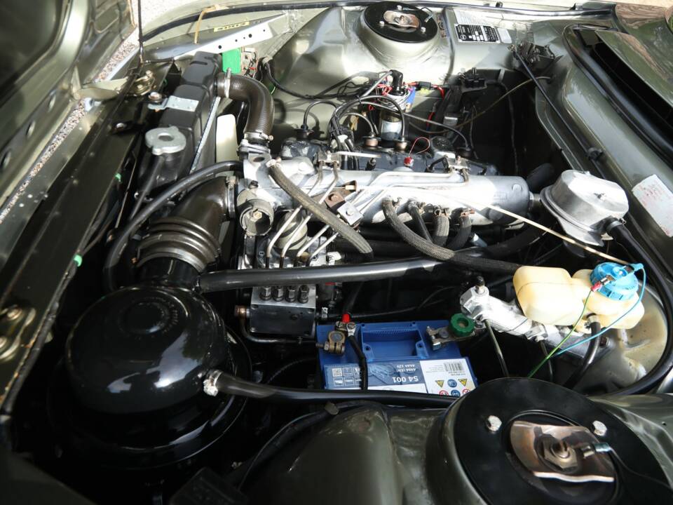 Image 25/50 of Peugeot 504 Convertible (1981)