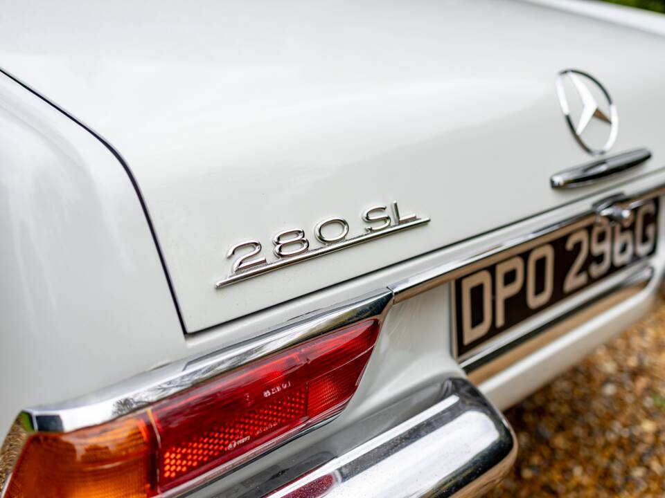 Image 23/50 of Mercedes-Benz 280 SL (1968)