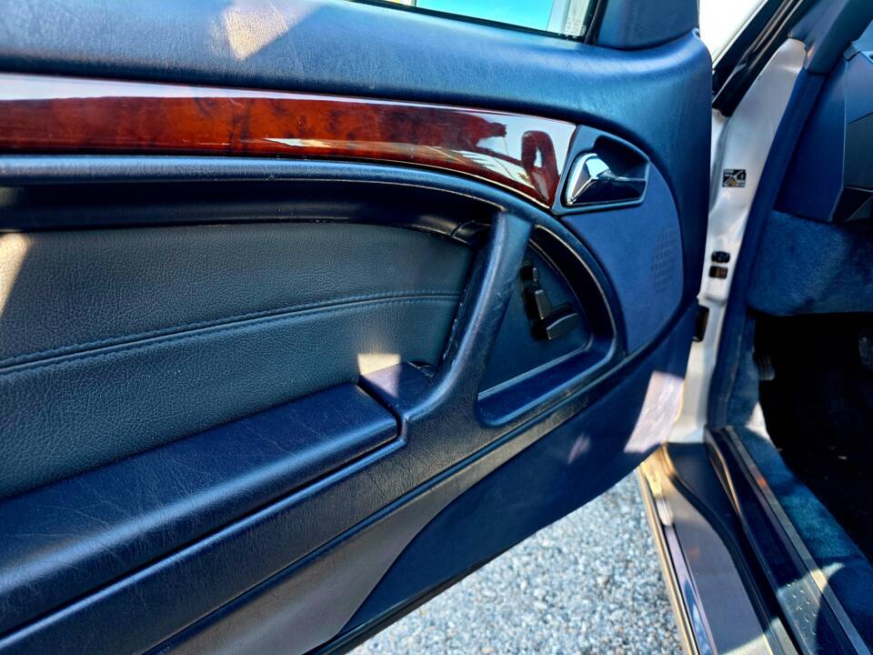 Bild 29/38 von Mercedes-Benz SL 500 (1998)