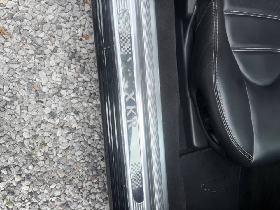 Image 20/24 of Jaguar XKR (2005)