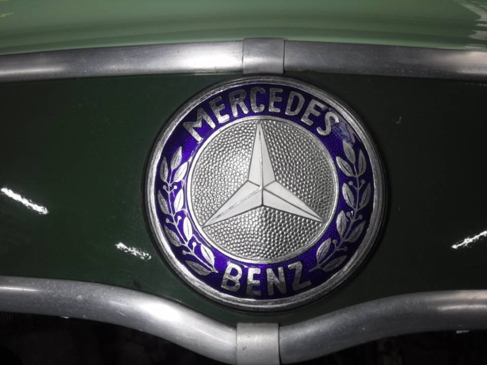 Image 18/33 of Mercedes-Benz O 319 (1961)