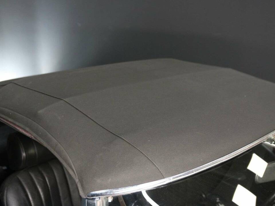 Image 39/49 de Jaguar Type E V12 (1974)