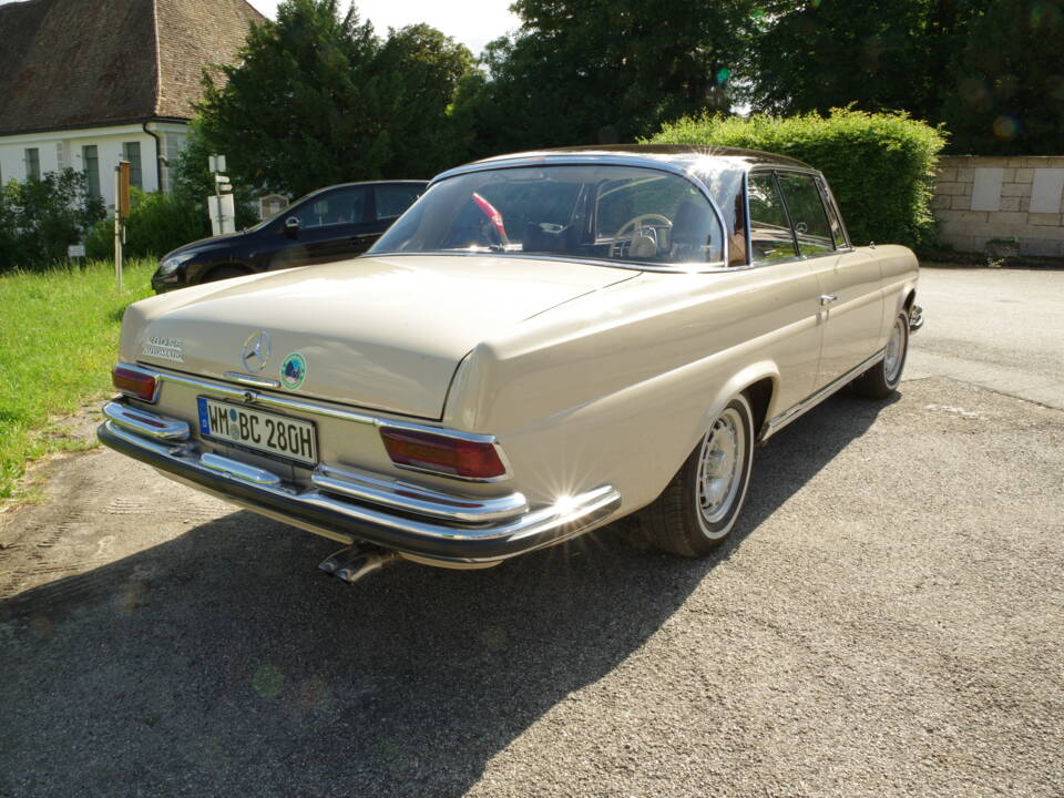 Image 10/73 de Mercedes-Benz 280 SE (1969)