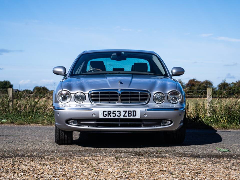 Image 6/50 of Jaguar XJ 8 4.2 (2003)